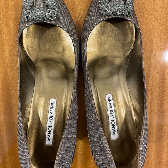 MANOLO BLAHNIK
Hangisi Flannel Fabric 70mm Pump
Bronze color size 42 - Picture 2 of 7